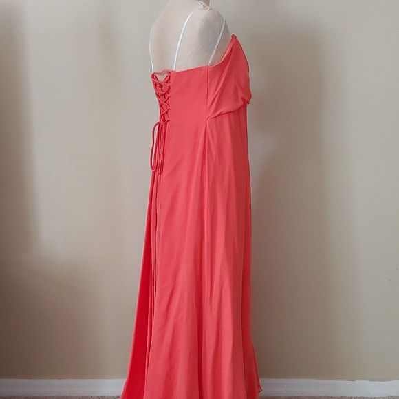 (11) NWT Beautiful Faviana Long Gown in Plus Size 24W - Picture 2 of 10